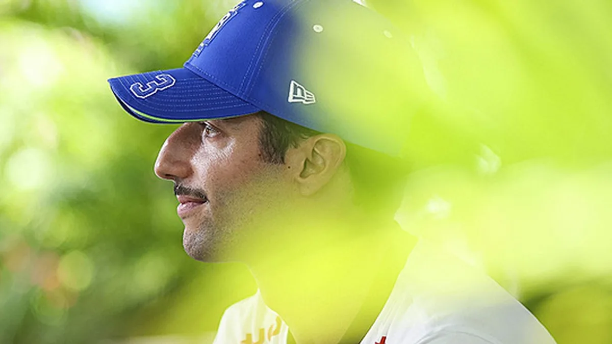 Daniel Ricciardo onthult zijn beste vriend op de grid