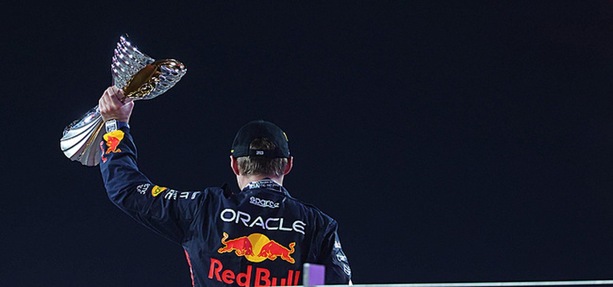 Dit is het torenhoge salaris dat Max Verstappen opstrijkt