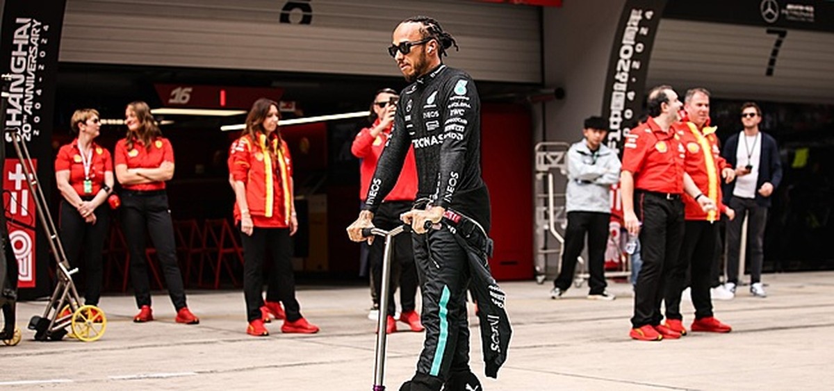 Hamilton emotioneel na China: 'Eindelijk weer eens dat gevoel'