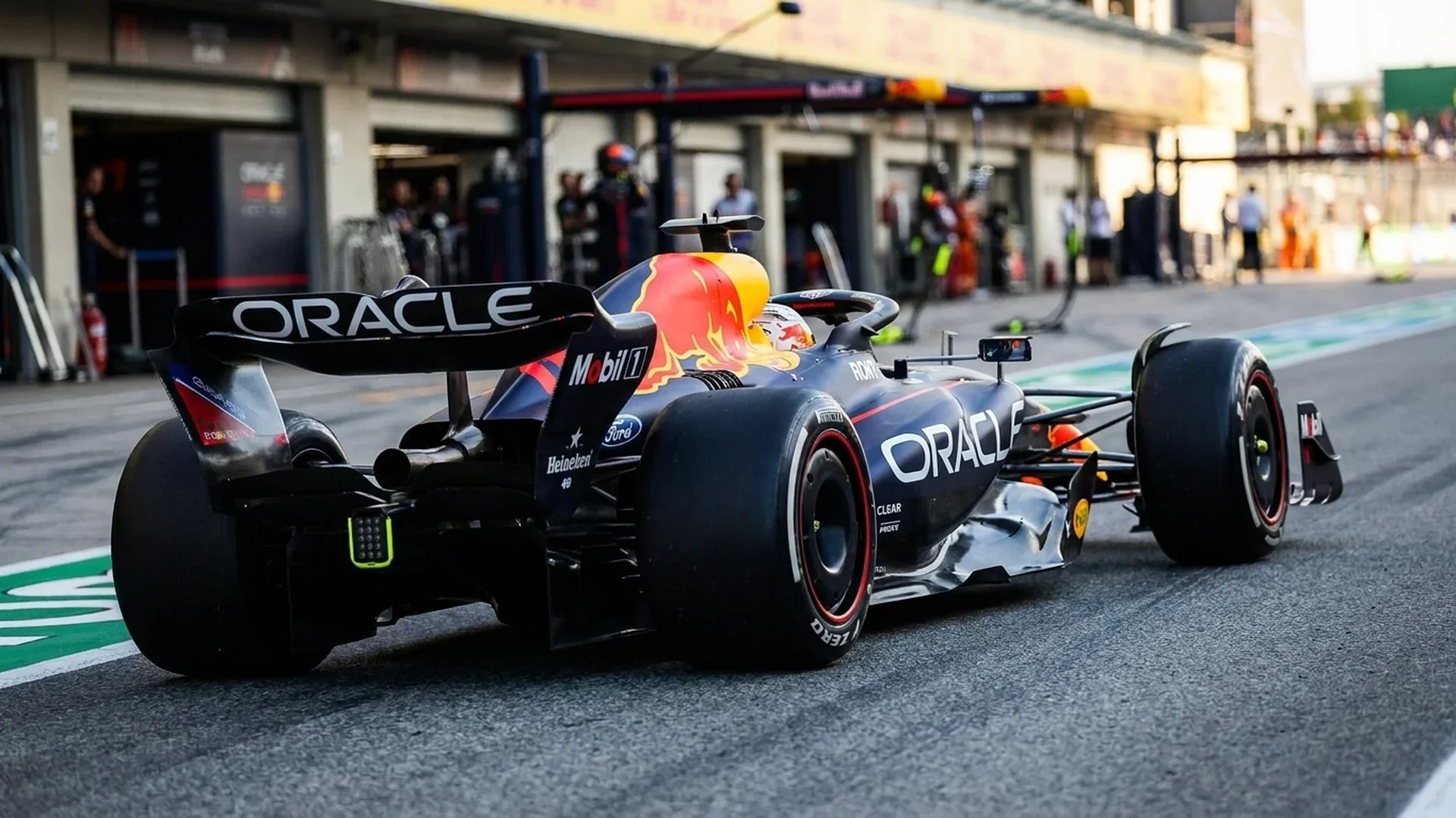 Red Bull repareert Macarena-vleugel: 'Twee mechanische fouten'