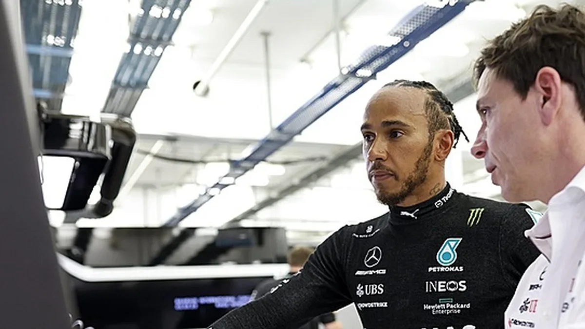 Mercedes maakt vaart met opvolger Hamilton: 'Tests komende week'