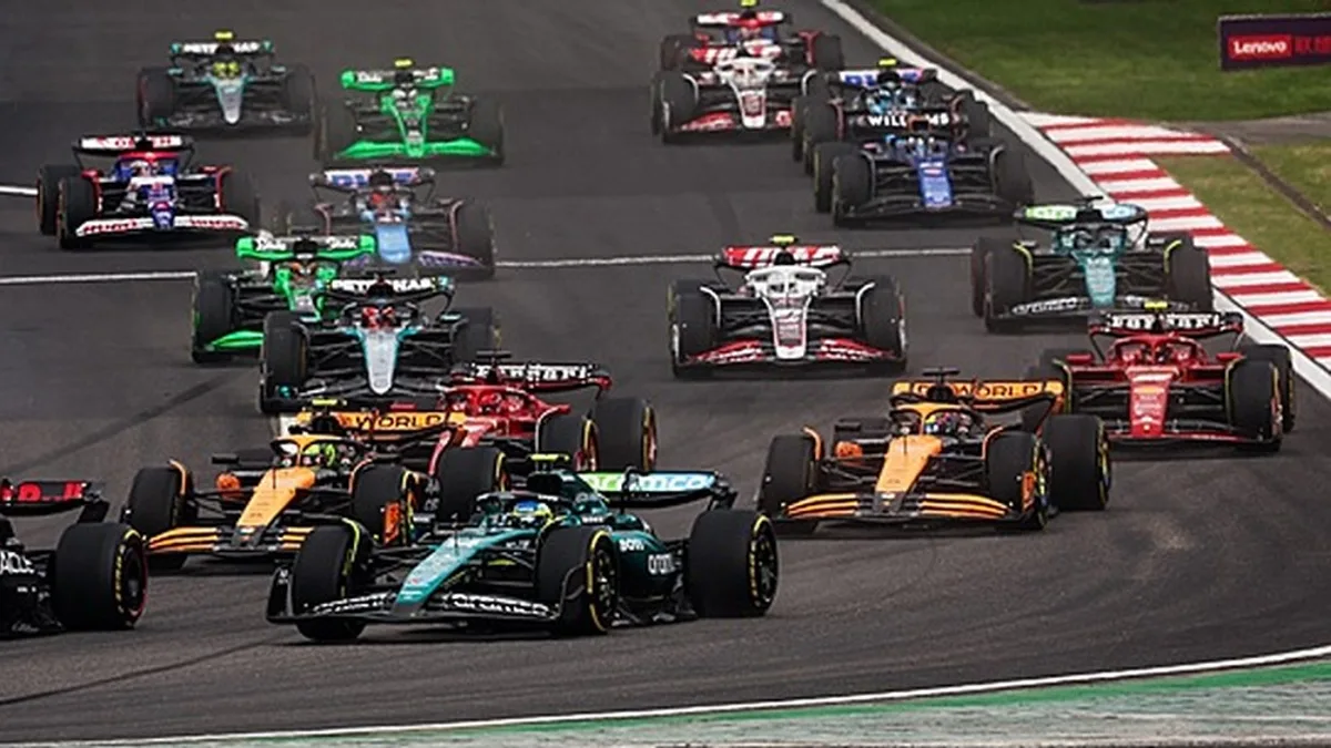 ‘Opvolger Verstappen’ hard aangepakt: ‘Dat kan écht niet’
