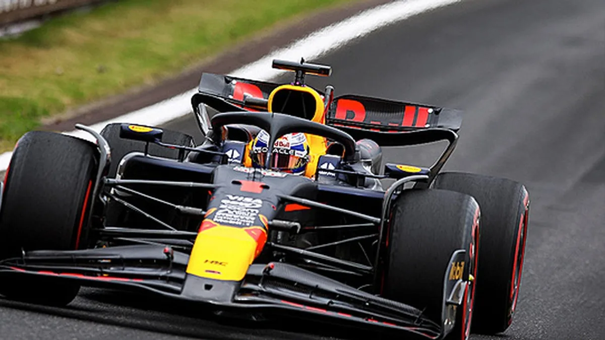 OVERBOORD. Verstappen zeurt, Zhou in tranen in China