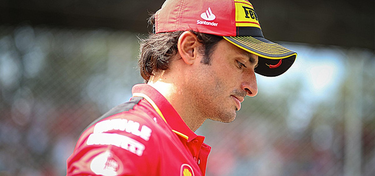 PITSTOP. Sainz hekelt Pérez, Leclerc over nieuwe engineer