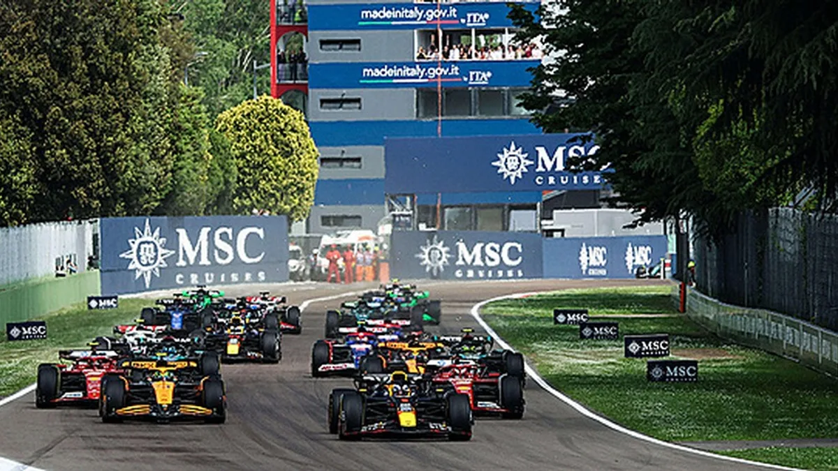 PITSTOP. Verstappen in de steek gelaten, McLaren heeft voordeel