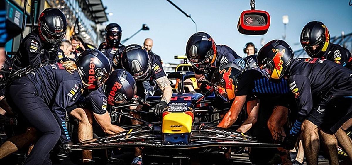 Red Bull geeft Verstappen speciale reden om vaker naar de fabriek te komen
