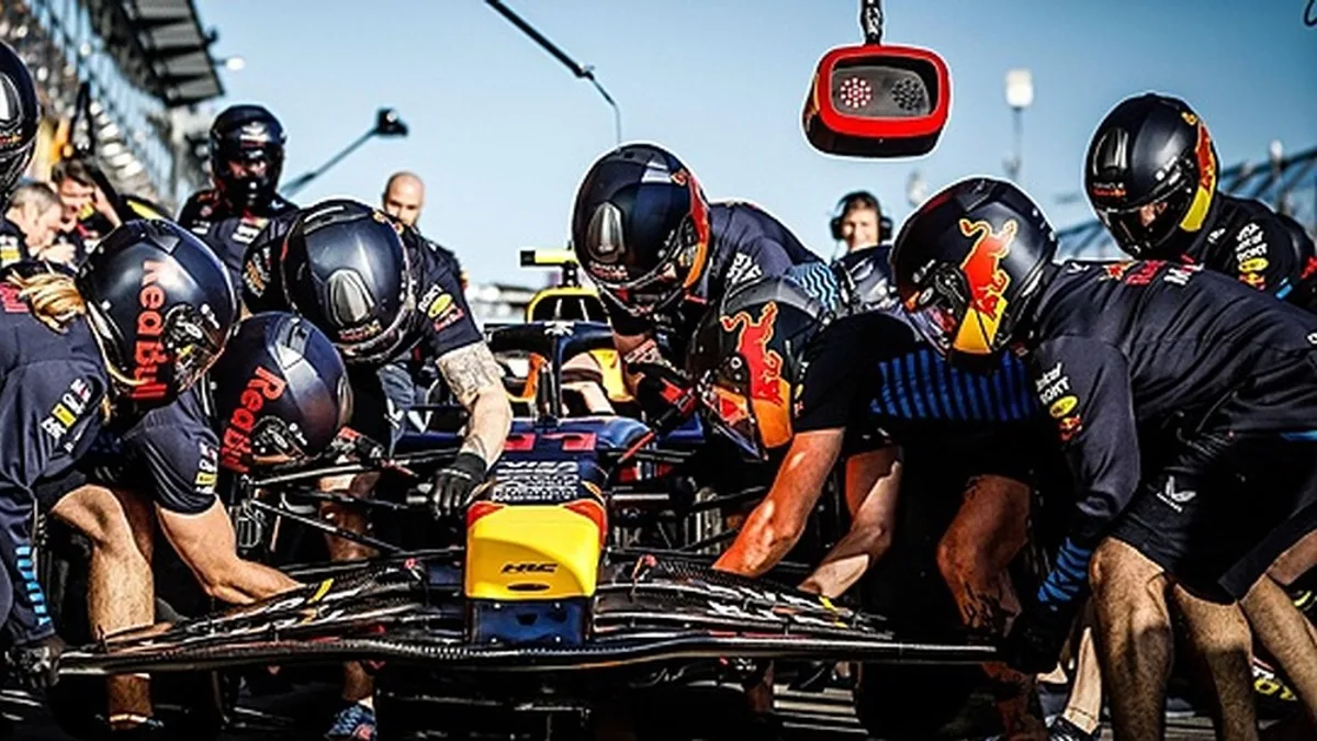 Red Bull geeft Verstappen speciale reden om vaker naar de fabriek te komen