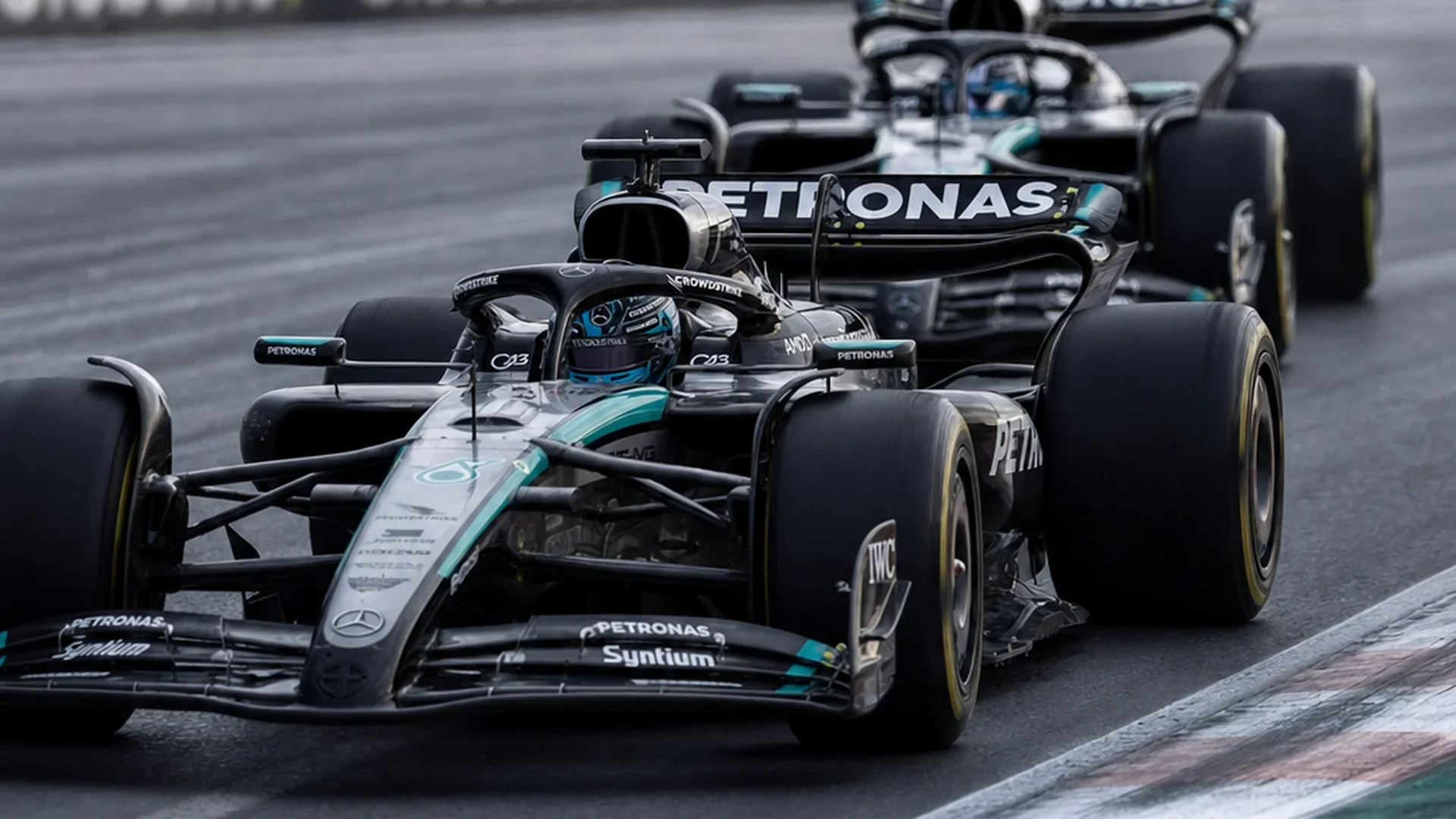 Russell waarschuwt Mercedes-maatje Antonelli: 'We moeten slim zijn'