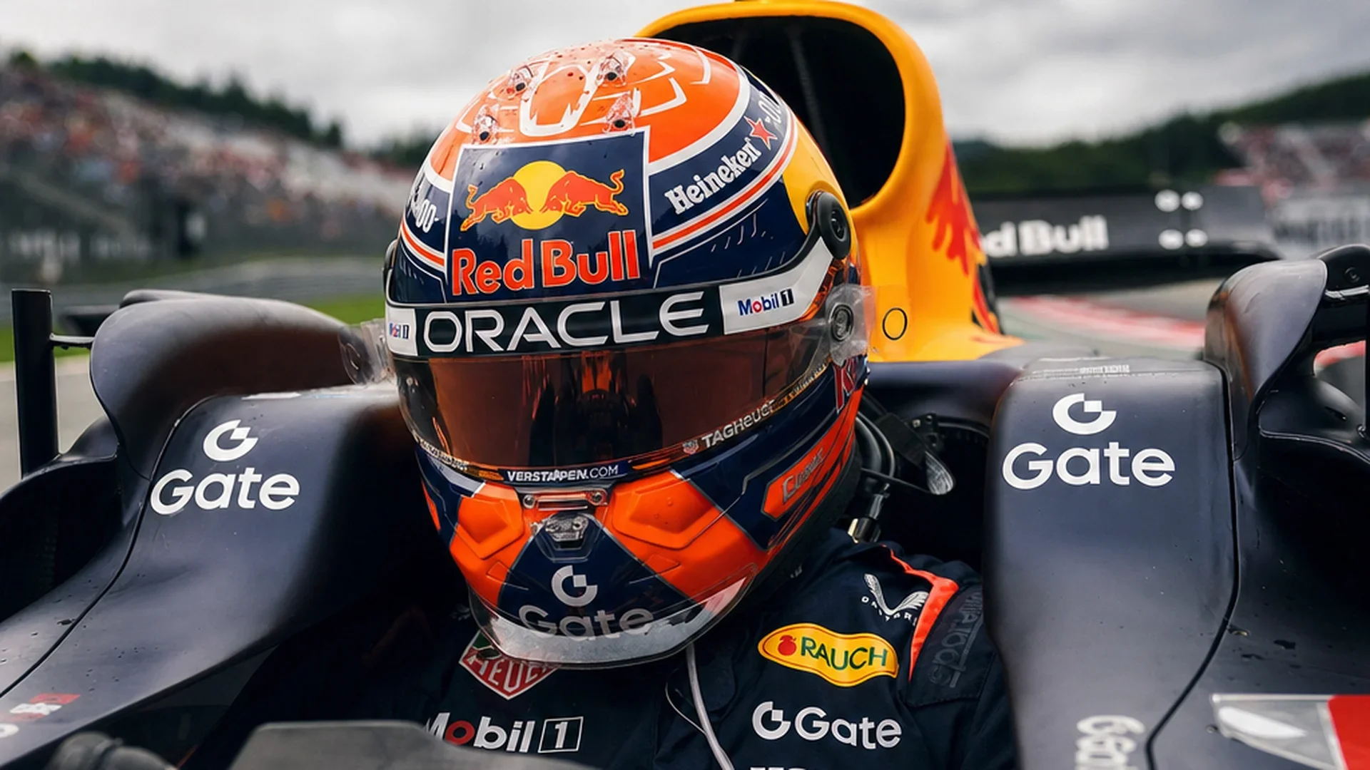 Russell wint in Oostenrijk, Verstappen steelt de show met inhaalrace van P5 naar P2