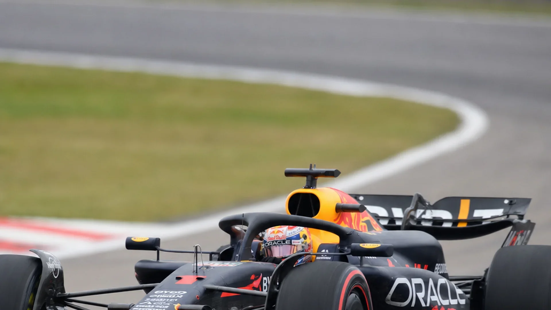 Verstappen opvallend kalm onder Red Bull-malaise: 'We staan vierde'