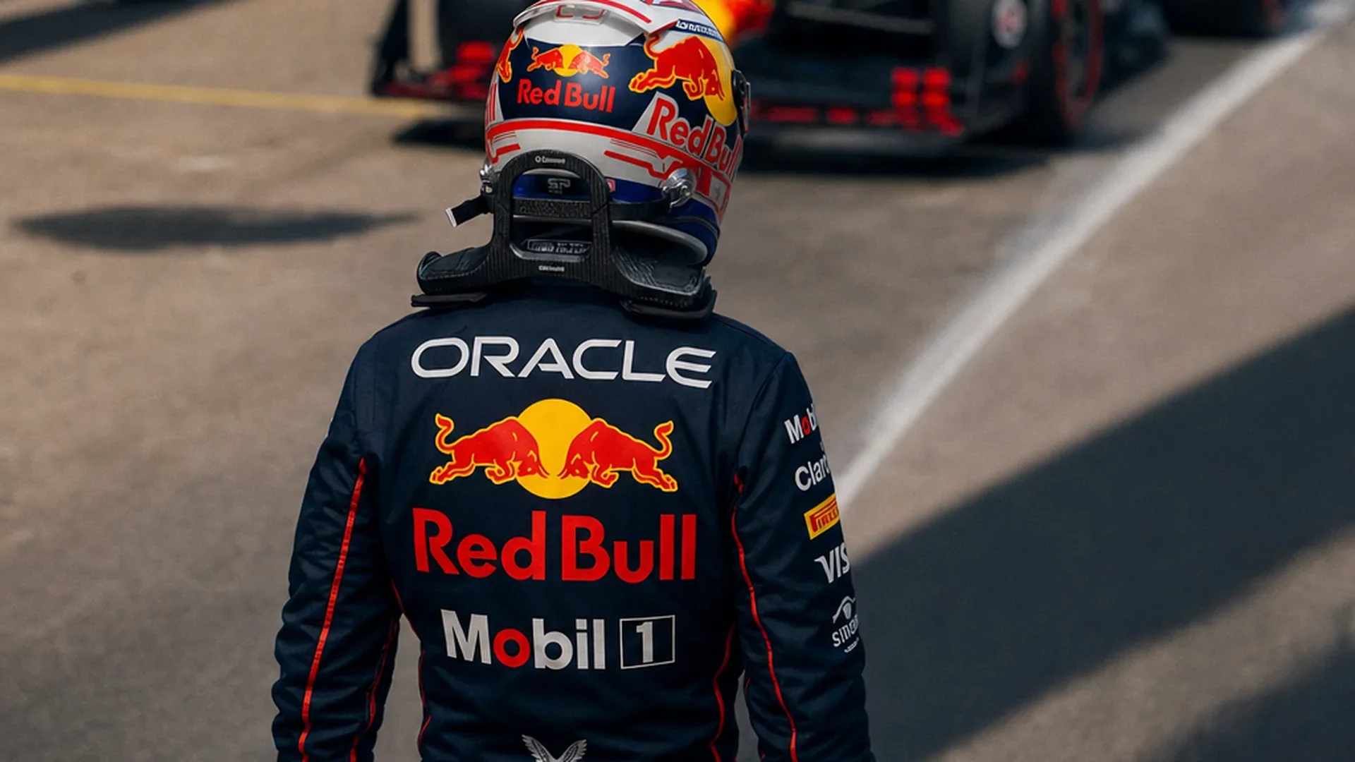Verstappen eist 'een paar dagen' na tweede vleugelbreuk op rij