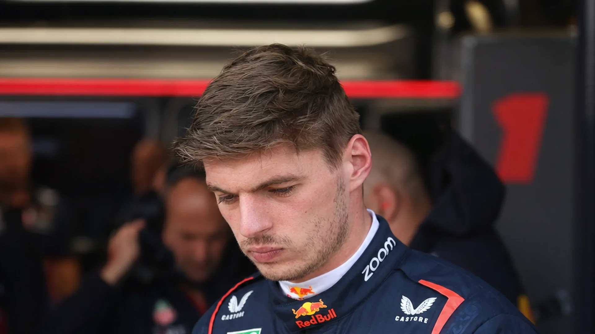 Verstappen zevende: 101 punten achter koploper Antonelli