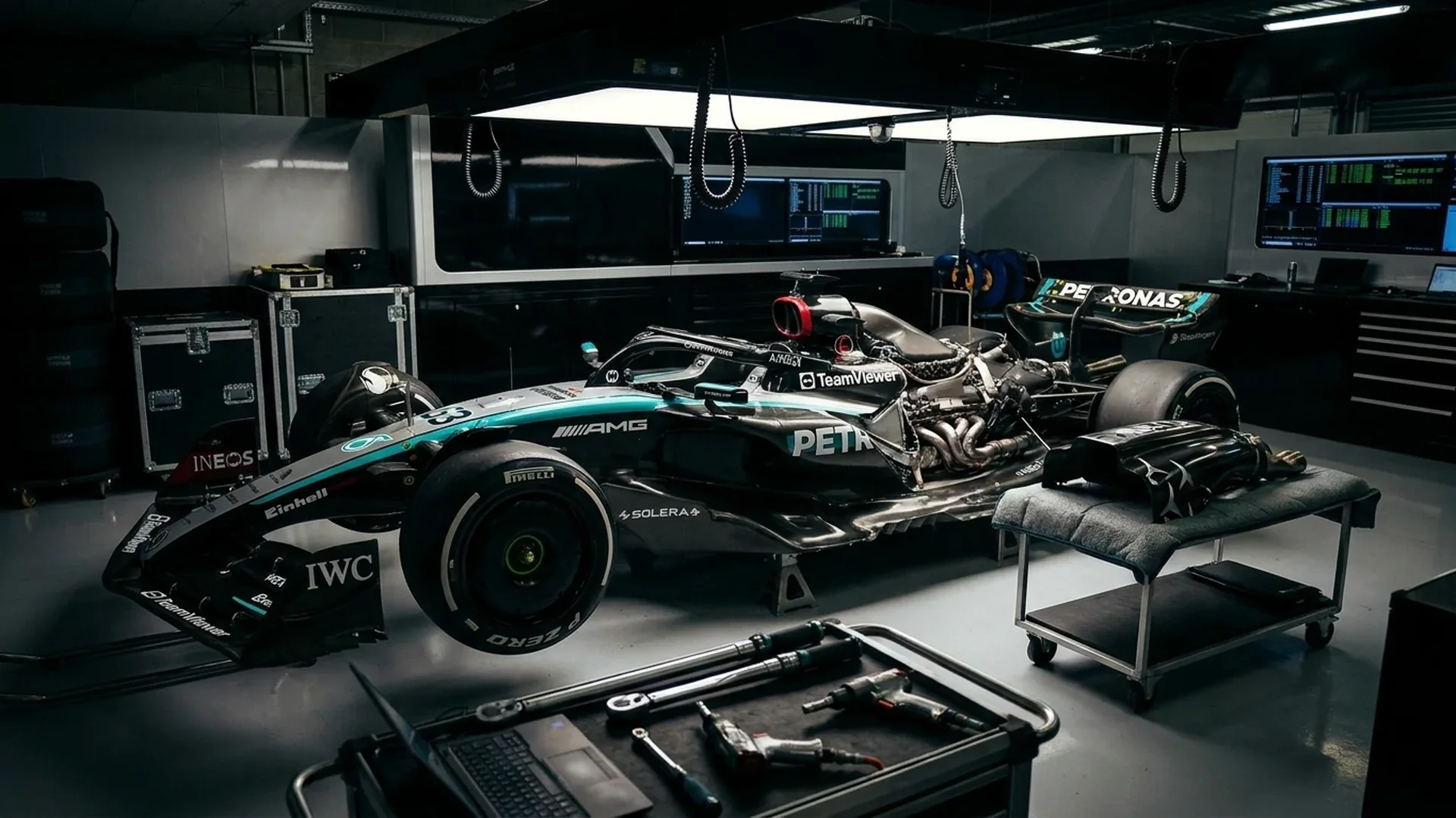 Wolff bekent storing bij alle Mercedes-motoren op Spa